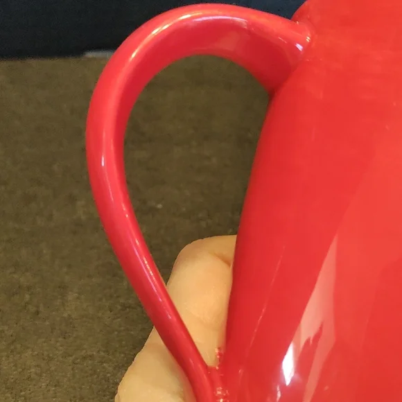 Hallmark heart "hugs & kisses" mug - Picture 10 of 15